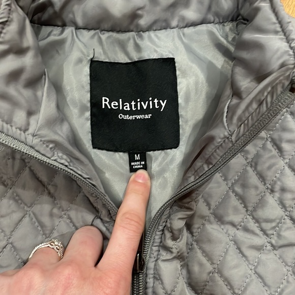 Relativity Light Grey Vest (Medium) - Picture 5 of 6